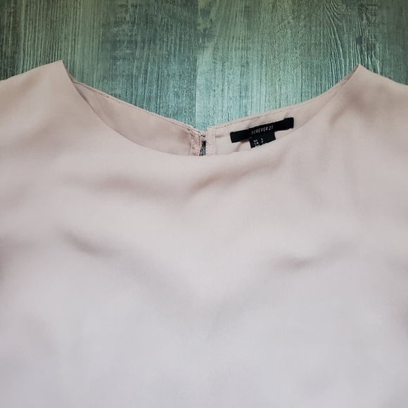 Contemporary Tiered Blouse - Picture 4 of 6